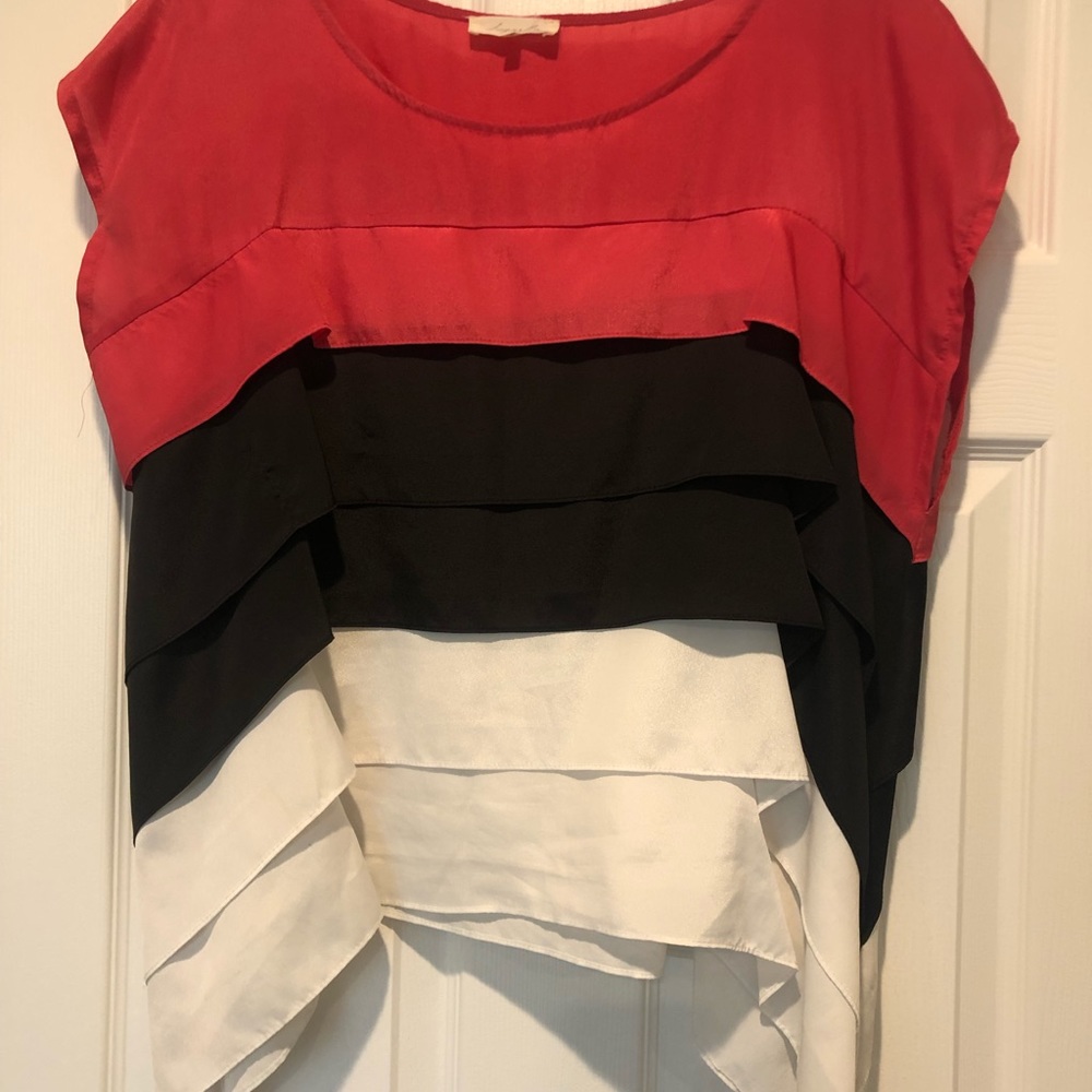 Sleeveless shirt